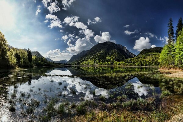 Schöne Landschaft vor dem Hintergrund der Natur