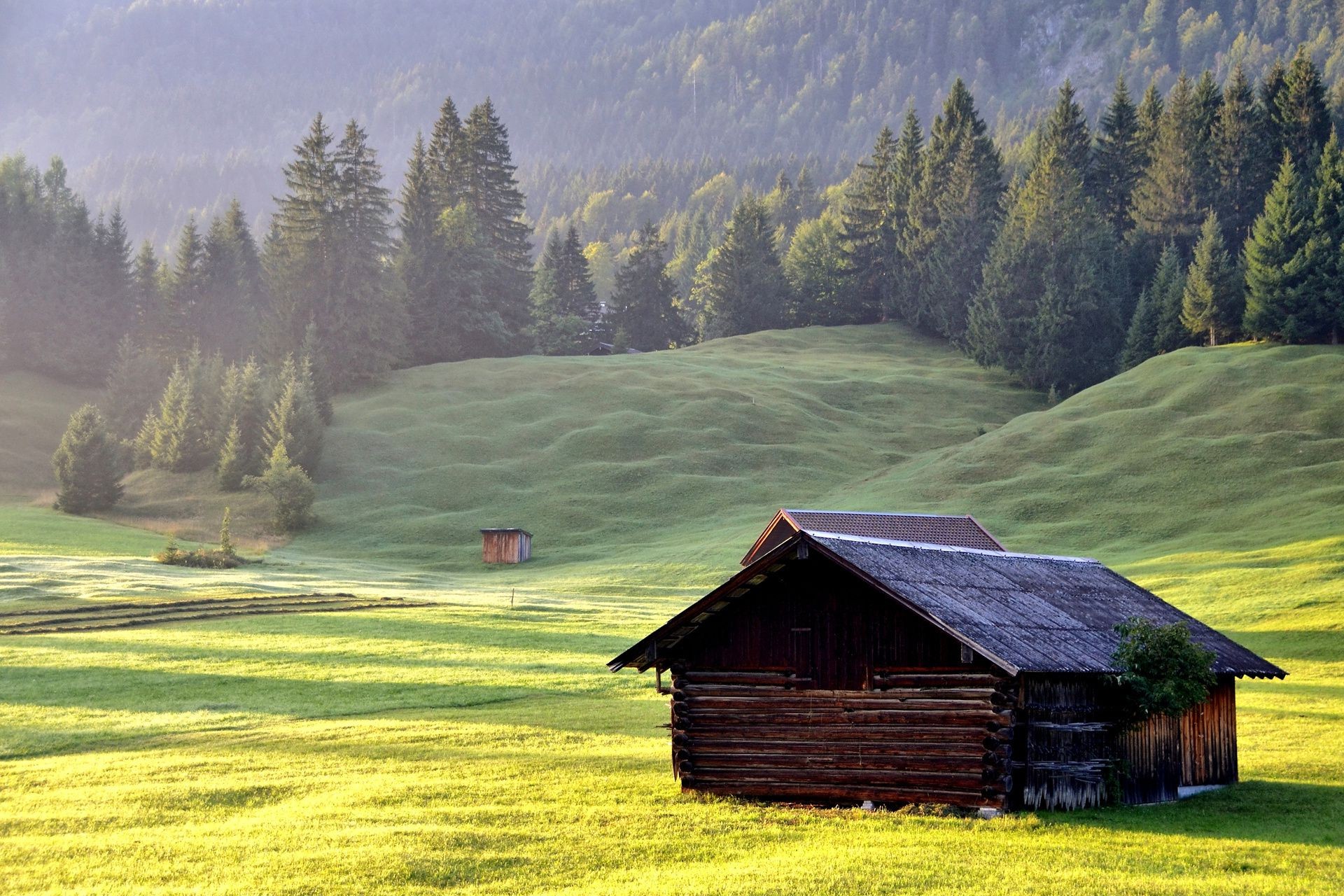 berge holz landschaft scheune baum berge natur landschaftlich haus gras im freien bauernhof heuhaufen ländliche hütte land herbst tageslicht himmel bungalow