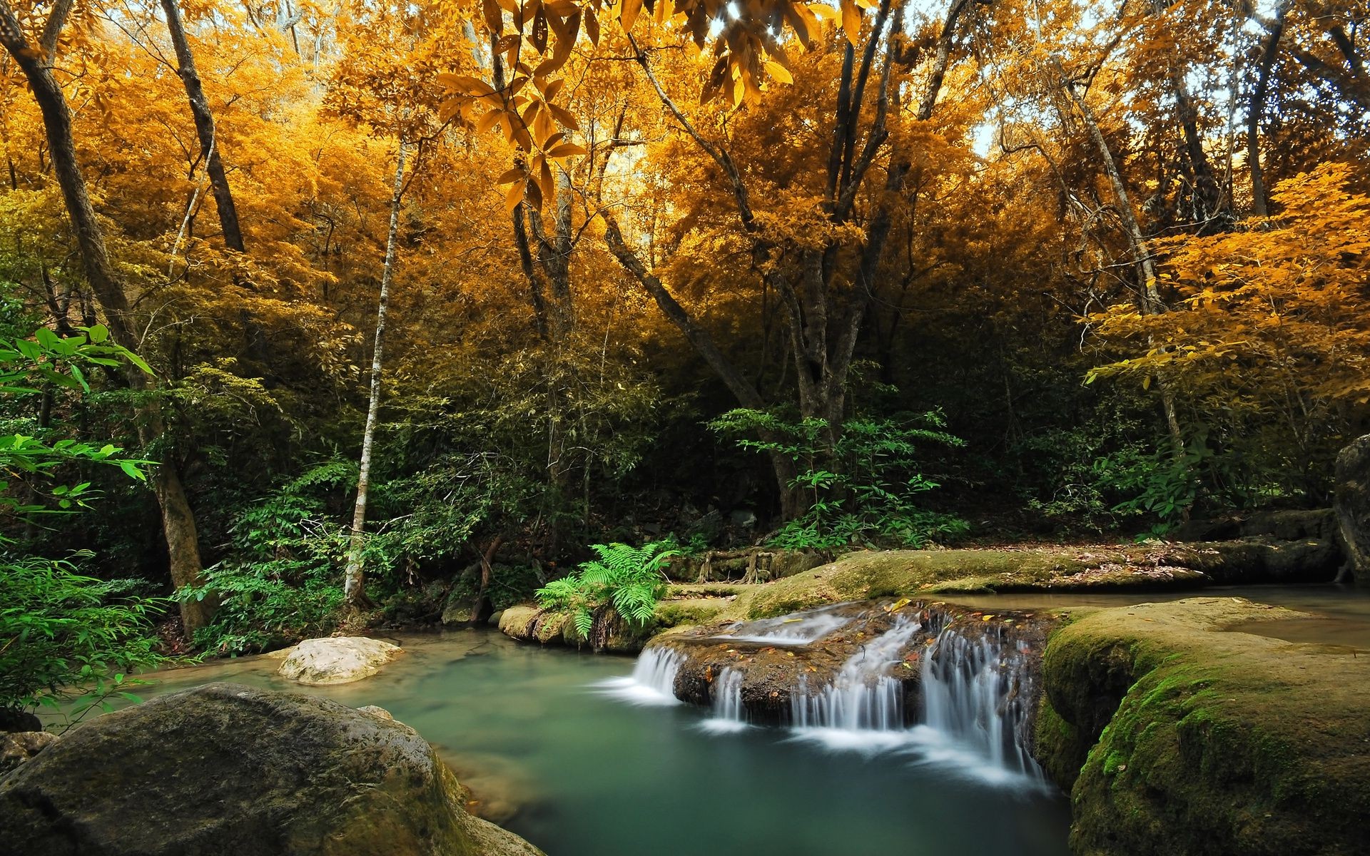 wodospady drewno jesień woda natura liść drzewo krajobraz na zewnątrz rzeka sceniczny park strumień podróż wodospad bujne środowiska krajobrazy creek