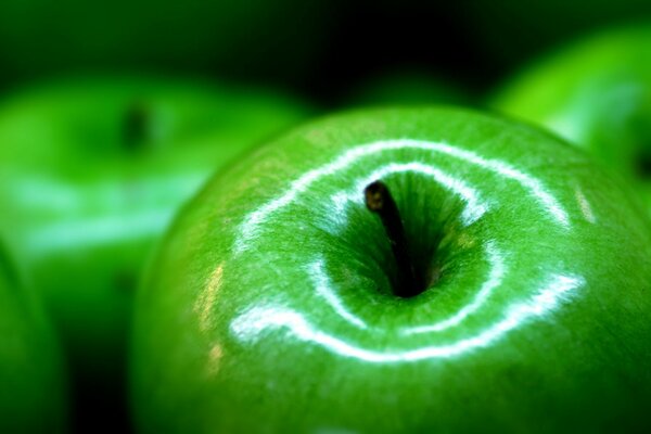 A maçã verde é deliciosa e desejável