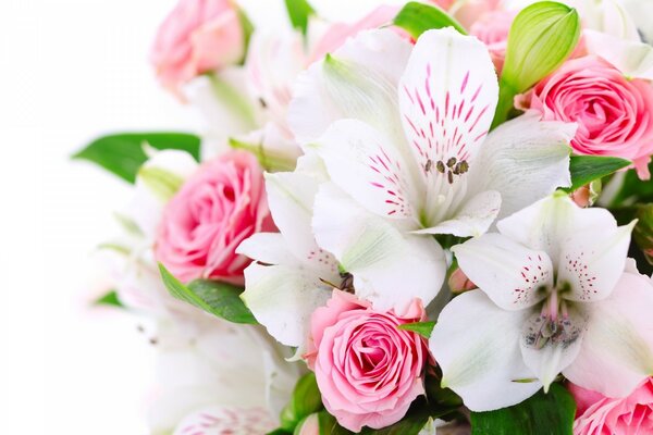 Bouquet of pink lilies and pink roses