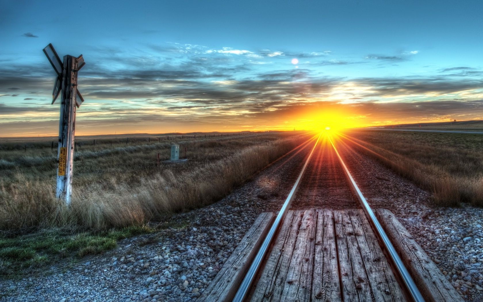 routes coucher de soleil ciel voyage aube paysage soleil train nature guide lumière soir système de transport crépuscule à l extérieur chemin de fer beau temps perspective