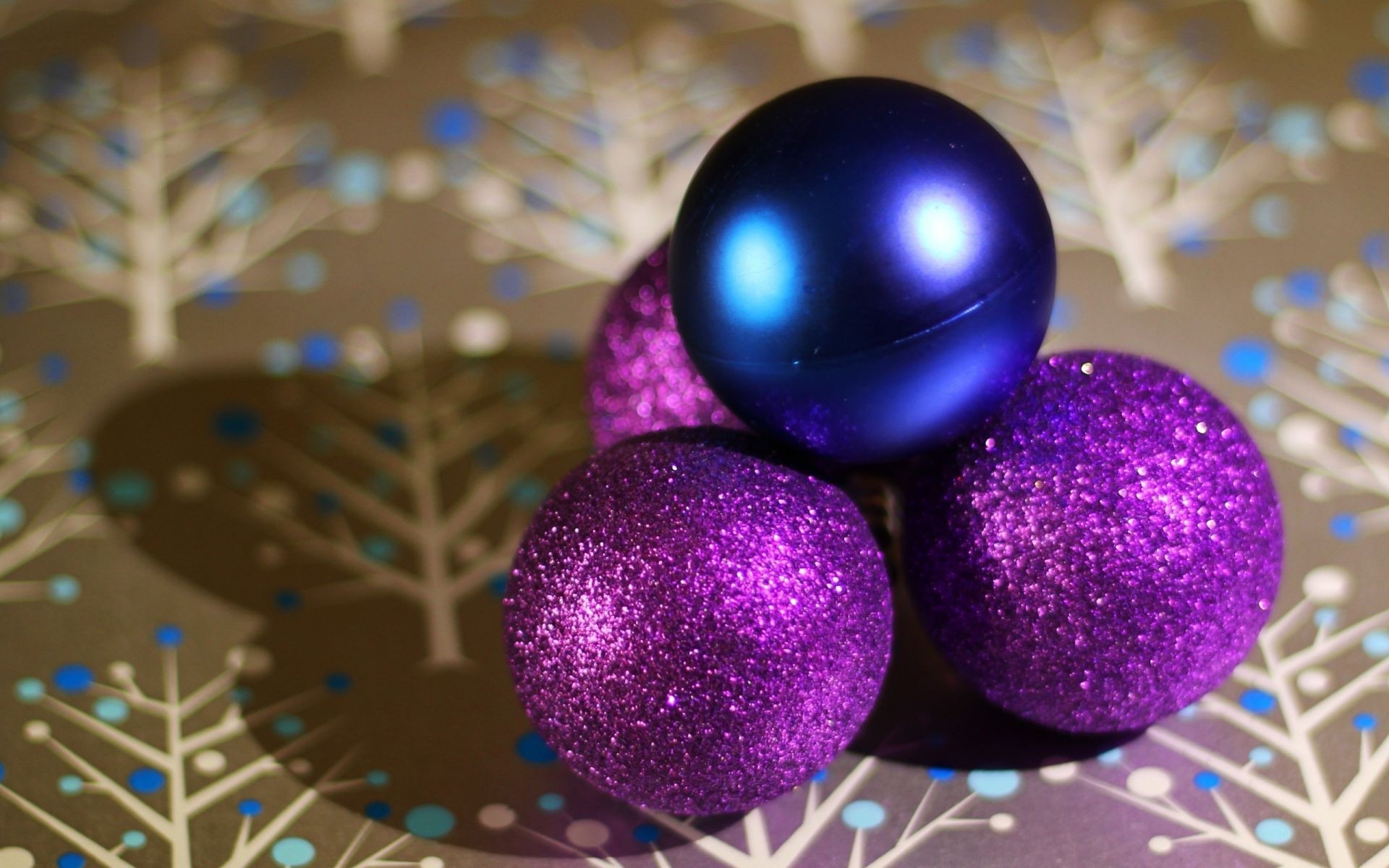 neujahr weihnachten leuchten urlaub dekoration ball winter kugel hell glitzern farbe innenarchitektur unschärfe geschenk