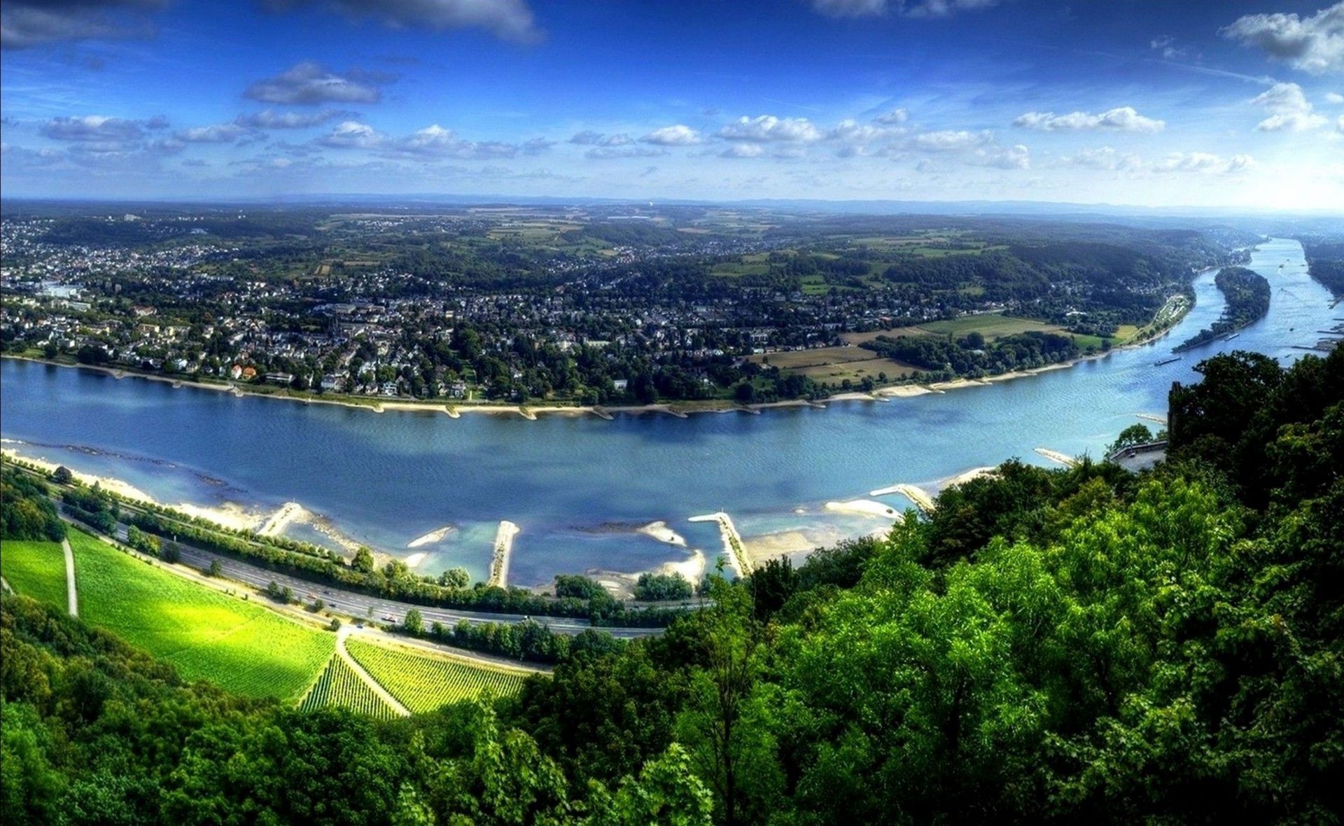 rios lagoas e córregos lagoas e córregos água viagens natureza paisagem céu mar ao ar livre rio mar árvore cidade espetáculo verão lago cênica ilha praia arquitetura