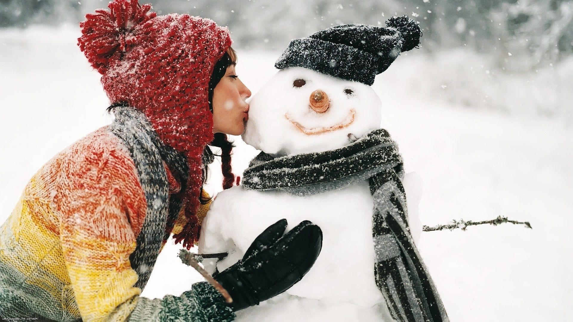 invierno nieve frío navidad bufanda escarcha cubierta solo al aire libre desgaste muñeco de nieve mujer guantes temporada