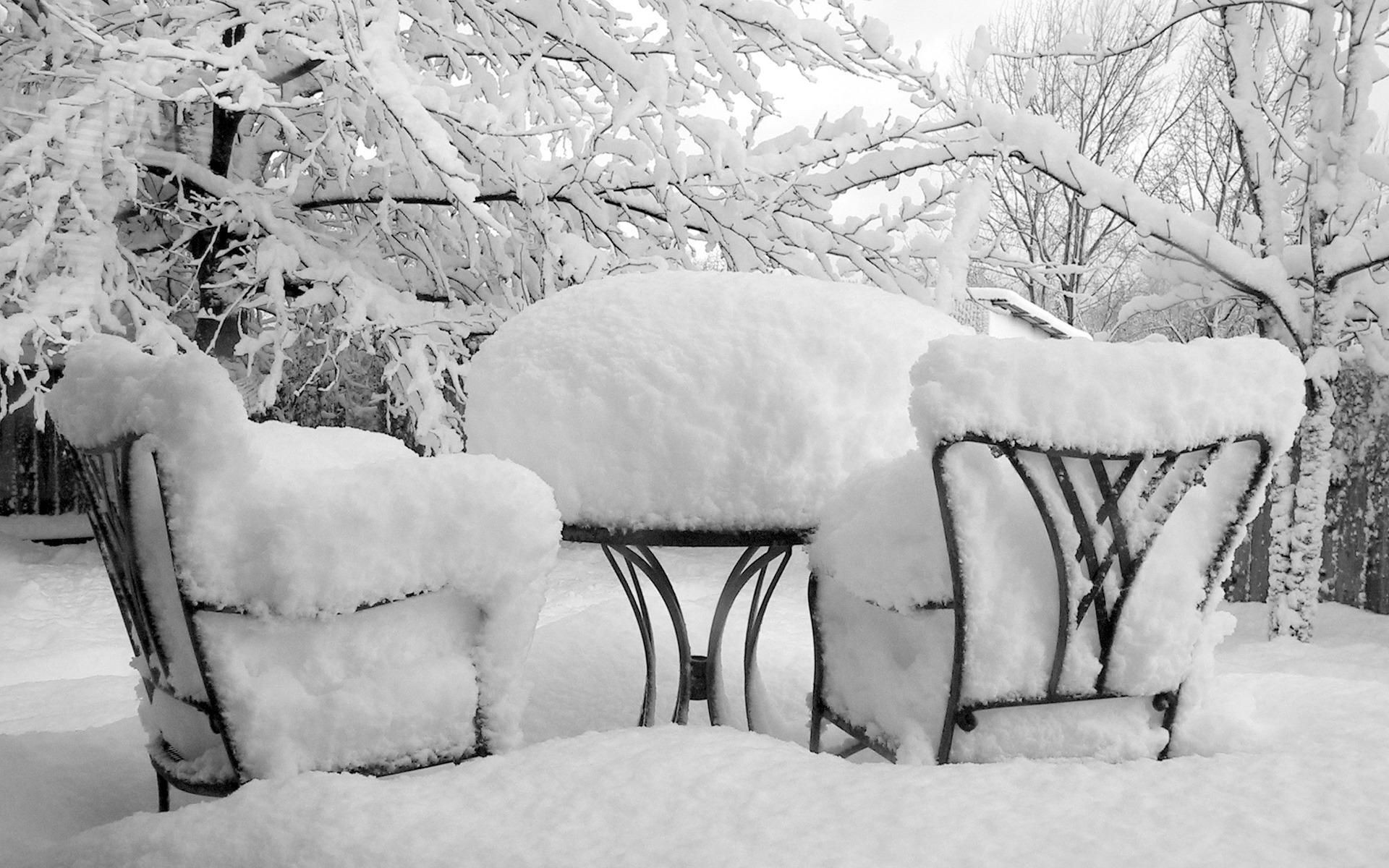 winter schnee frost kälte gefroren schneesturm eis holz saison holz wetter schnee-weiß frostig im freien natur weihnachten möbel