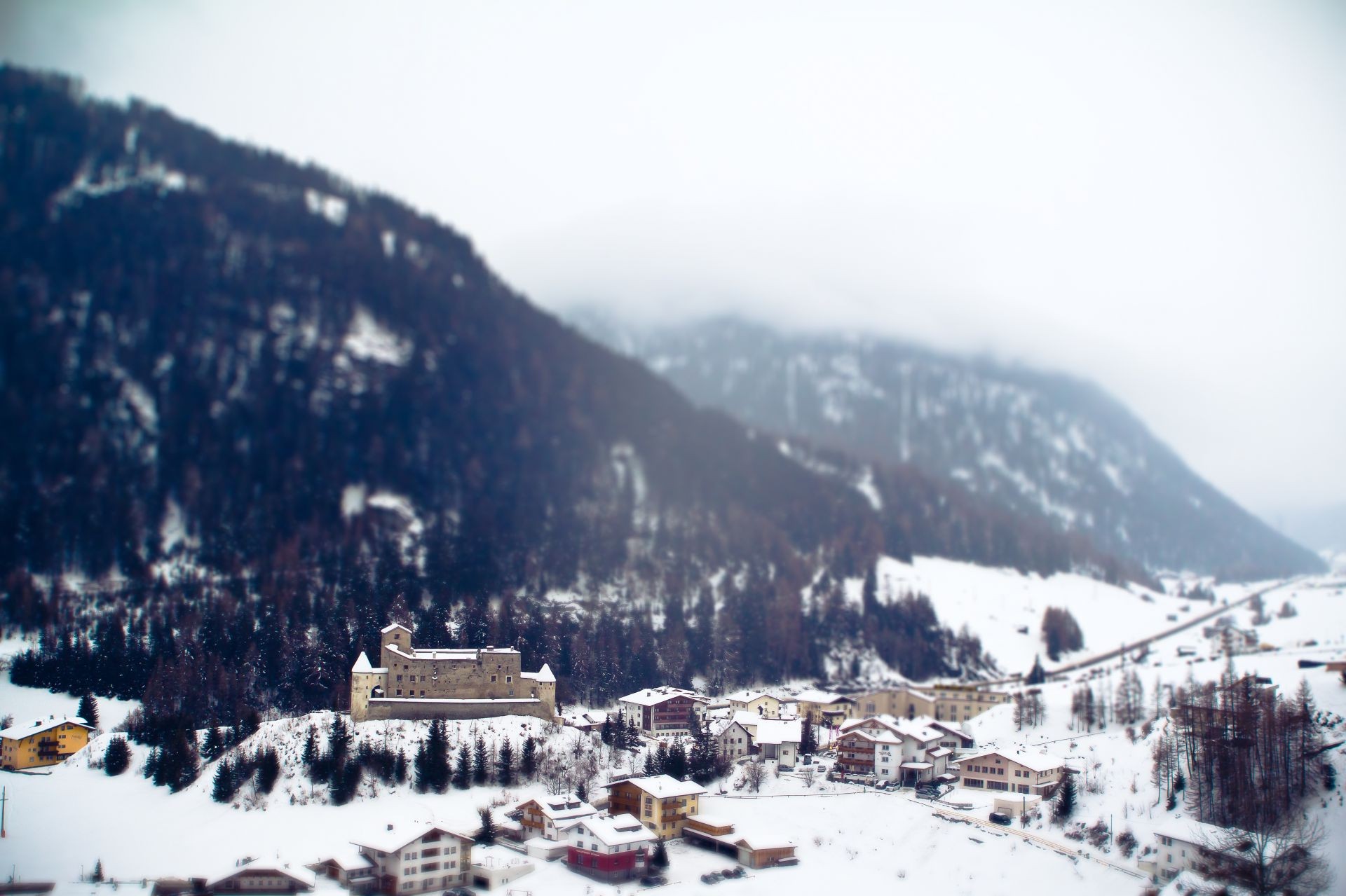 stadt schnee winter berge resort haus reisen kälte hügel landschaft landschaftlich baum skigebiet im freien gefroren