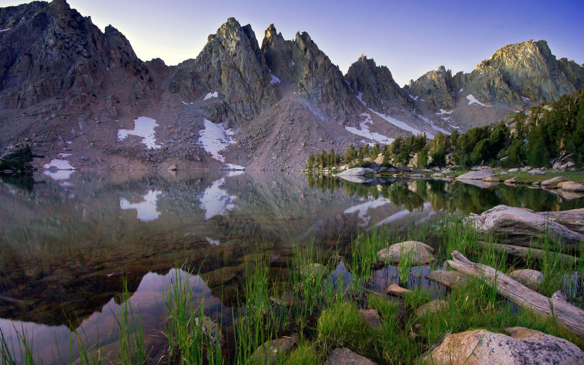 montagna montagna paesaggio natura viaggi lago roccia scenico acqua cielo valle picco di montagna neve riflessione all aperto legno gamma paesaggio trekking alpino