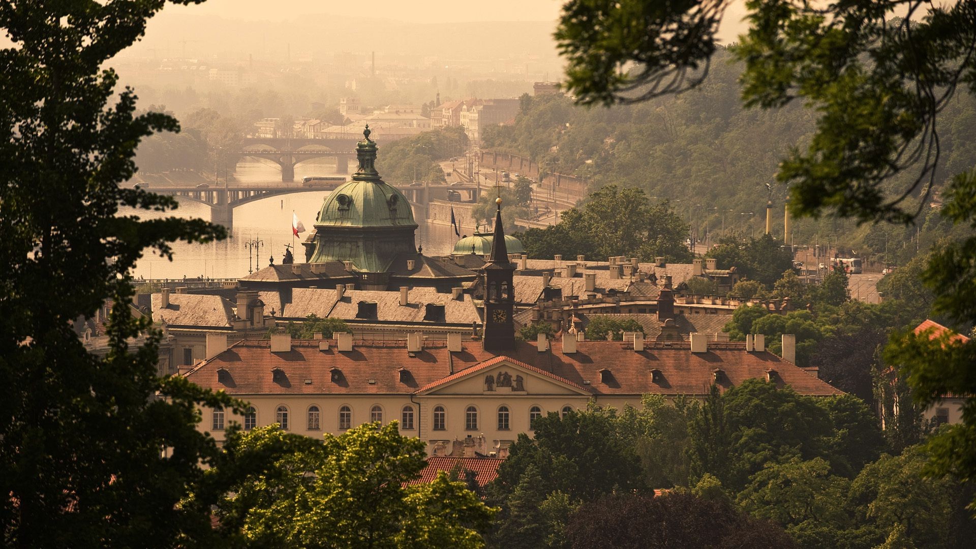 brücken architektur reisen baum haus stadt schloss kirche haus stadt im freien zuhause religion alt turm himmel landschaft