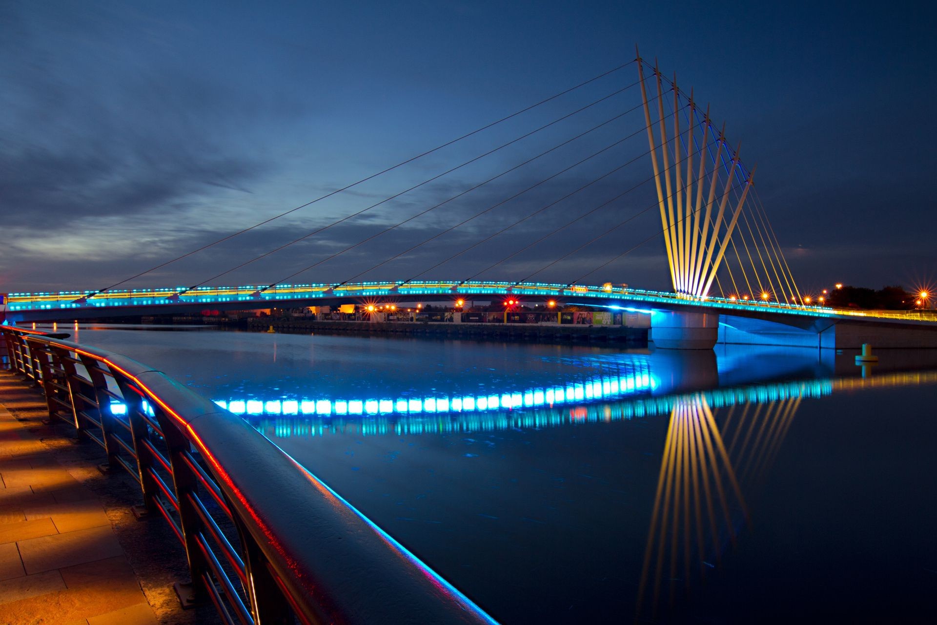 ponti ponte viaggi sistema di trasporto acqua crepuscolo autostrada fiume città tramonto sera cielo strada architettura traffico connessione accordi strada sfocatura urbano