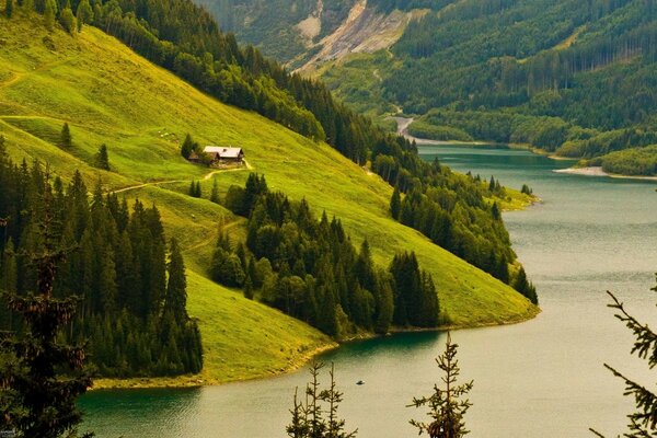 Viagem ao ar livre no lago