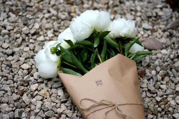 White flowers in a beautiful bouquet