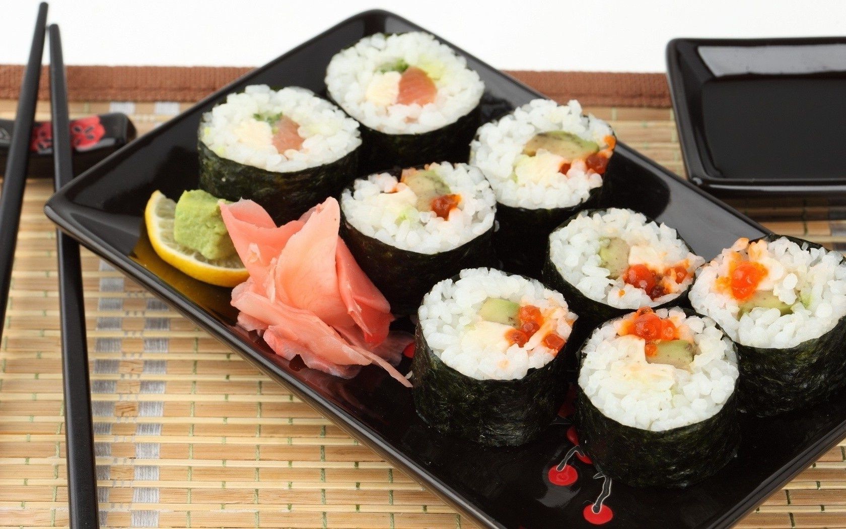 alimentos e bebidas arroz sushi algas peixe salmão frutos do mar wasabi comida atum papoulas jantar almoço tradicional sashimi comida nori camarão caviar epicuro