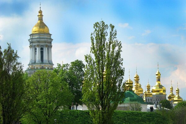 Храмдар мен шіркеулердің түпнұсқа сәулеті