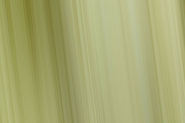 Әр түрлі реңктердің тік сызықтары бар шөпті жасыл фон