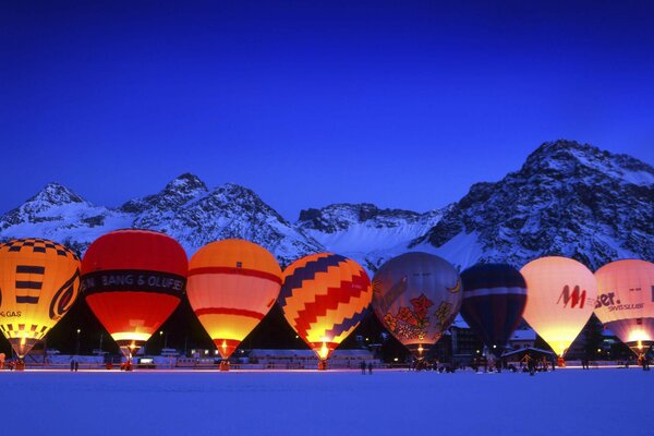 Balloons in the mountains