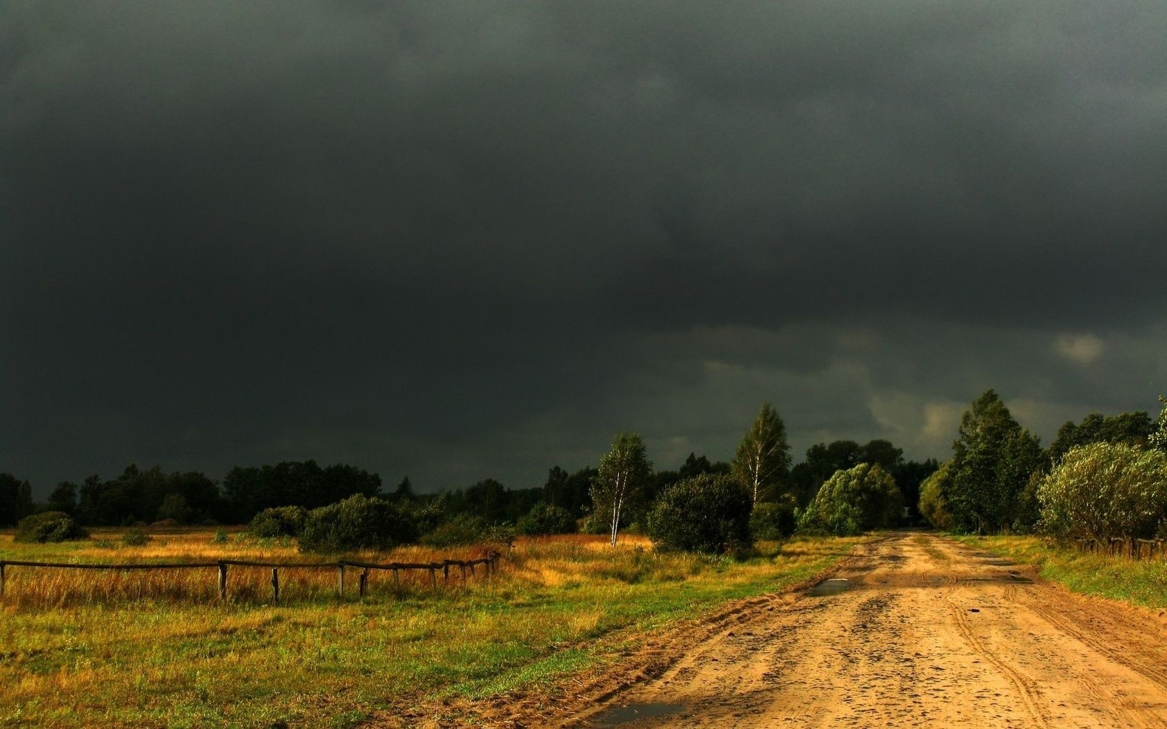 pola łąki i doliny krajobraz drzewo zachód słońca niebo natura ziemia uprawna pole na zewnątrz świt światło rolnictwo jesień wieś trawa burza wiejskie gospodarstwo wieczorem słońce