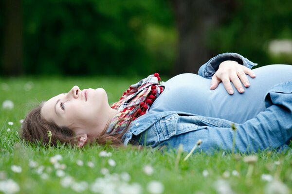 Bonne femme fille humeur maman