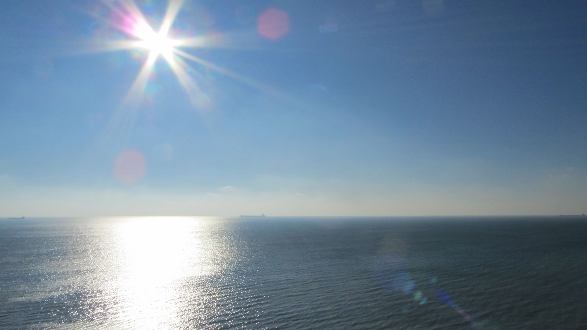 sonnenlicht und strahlen sonnenuntergang sonne landschaft wasser meer strand dämmerung ozean himmel landschaft natur licht gutes wetter am abend see meer dämmerung tageslicht mond