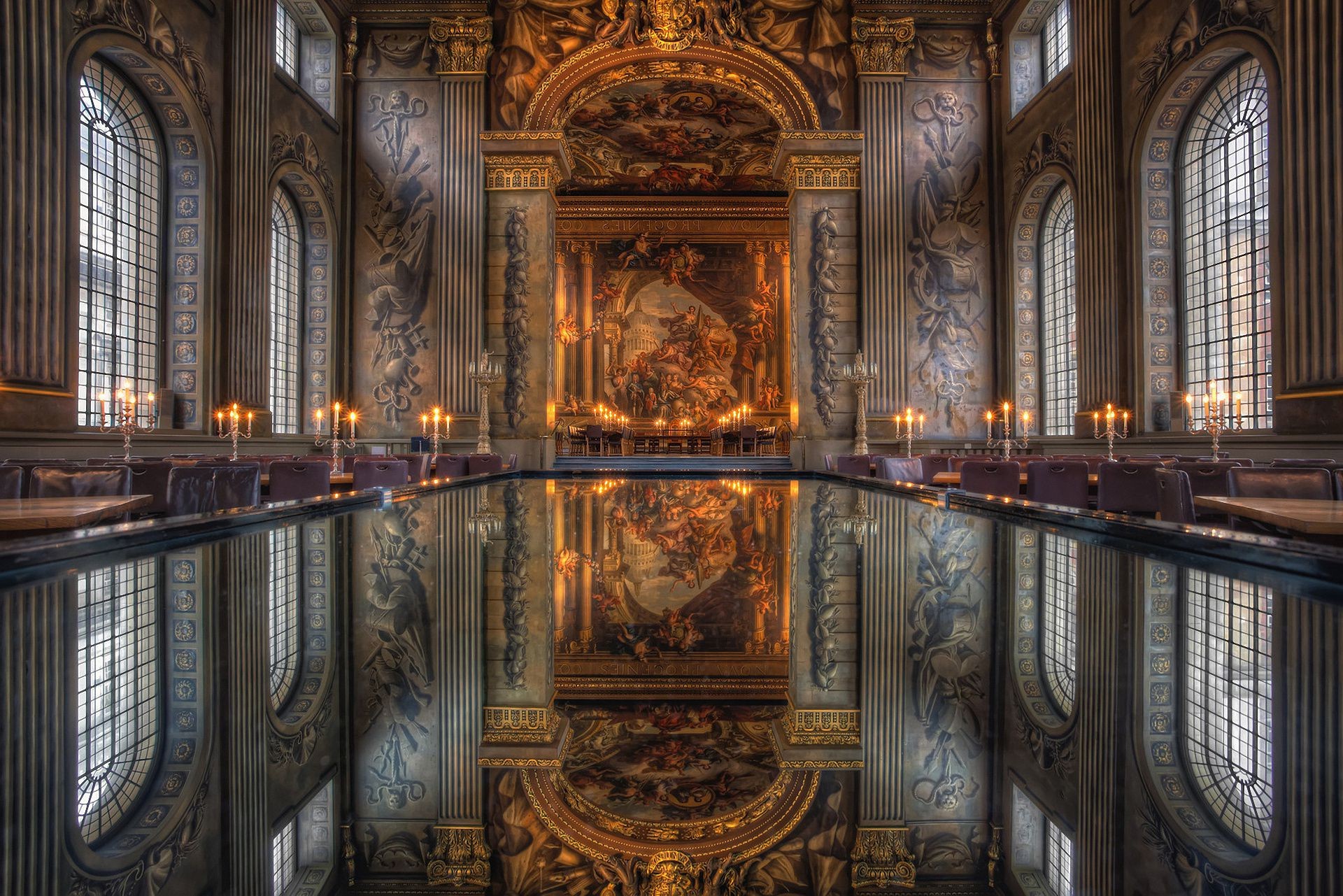 zimmer kirche architektur drinnen kunst innen religion reisen haus decke kathedrale gotisch alt verzierte fenster altar säulen bogen