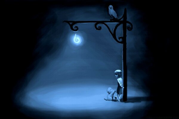一个女孩与动物在夜间灯笼下的图片