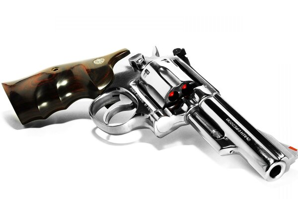 A lying pistol with a filled drum