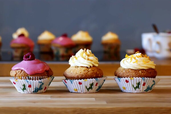 Bolinhos de creme pequenos e deliciosos