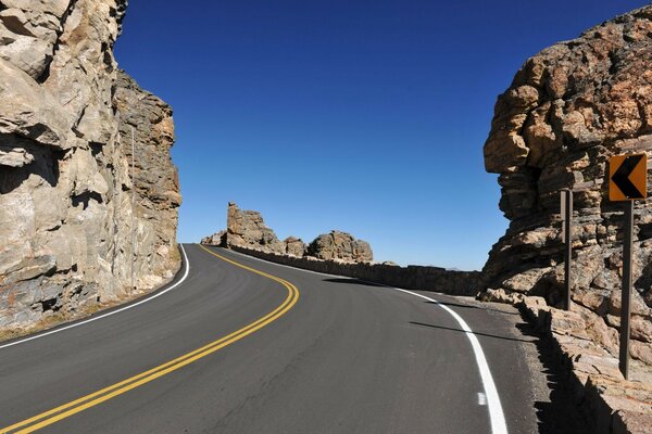 Mountain highway. Blue sky, rocks, mountain landscape