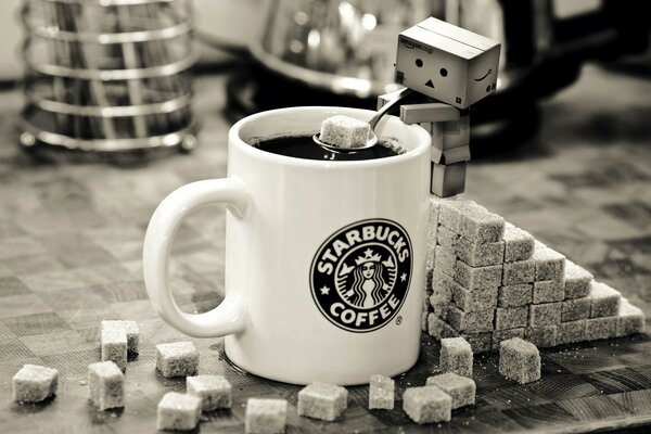 Foto creativa de Starbucks Coffee. Publicidad del café