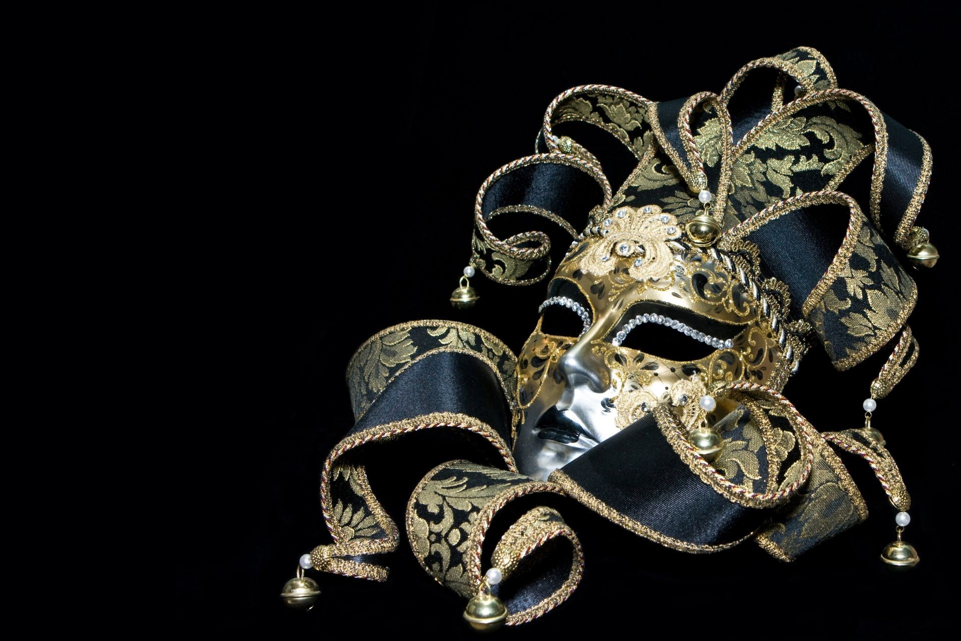 interior jewelry decoration gold luxury venetian mask accessory mystery desktop art fashion ornate disguise masquerade pendant shining