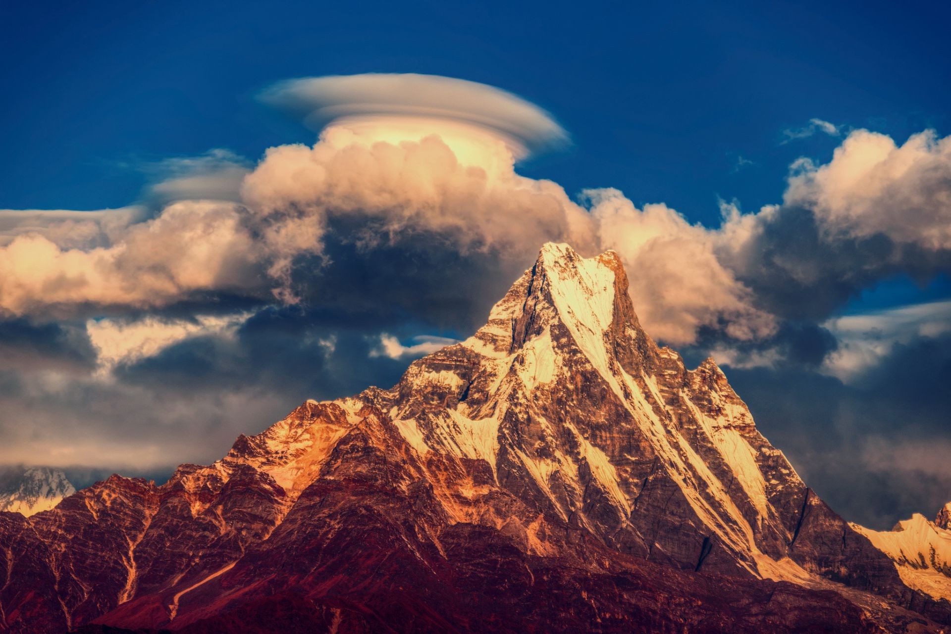 山 山 天空 日落 景观 旅游 户外 日出 自然 晚上 风景 雪 岩石 黄昏