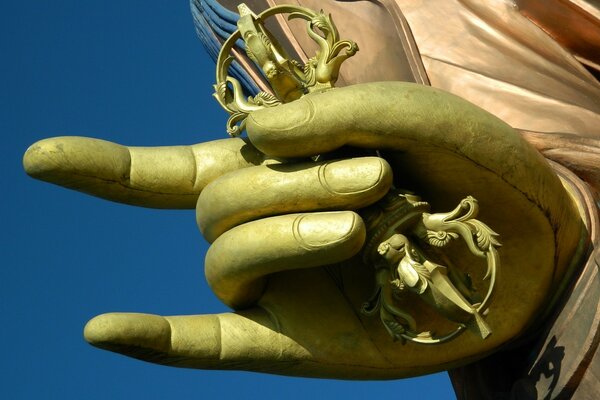 Escultura estatua religiosa mano