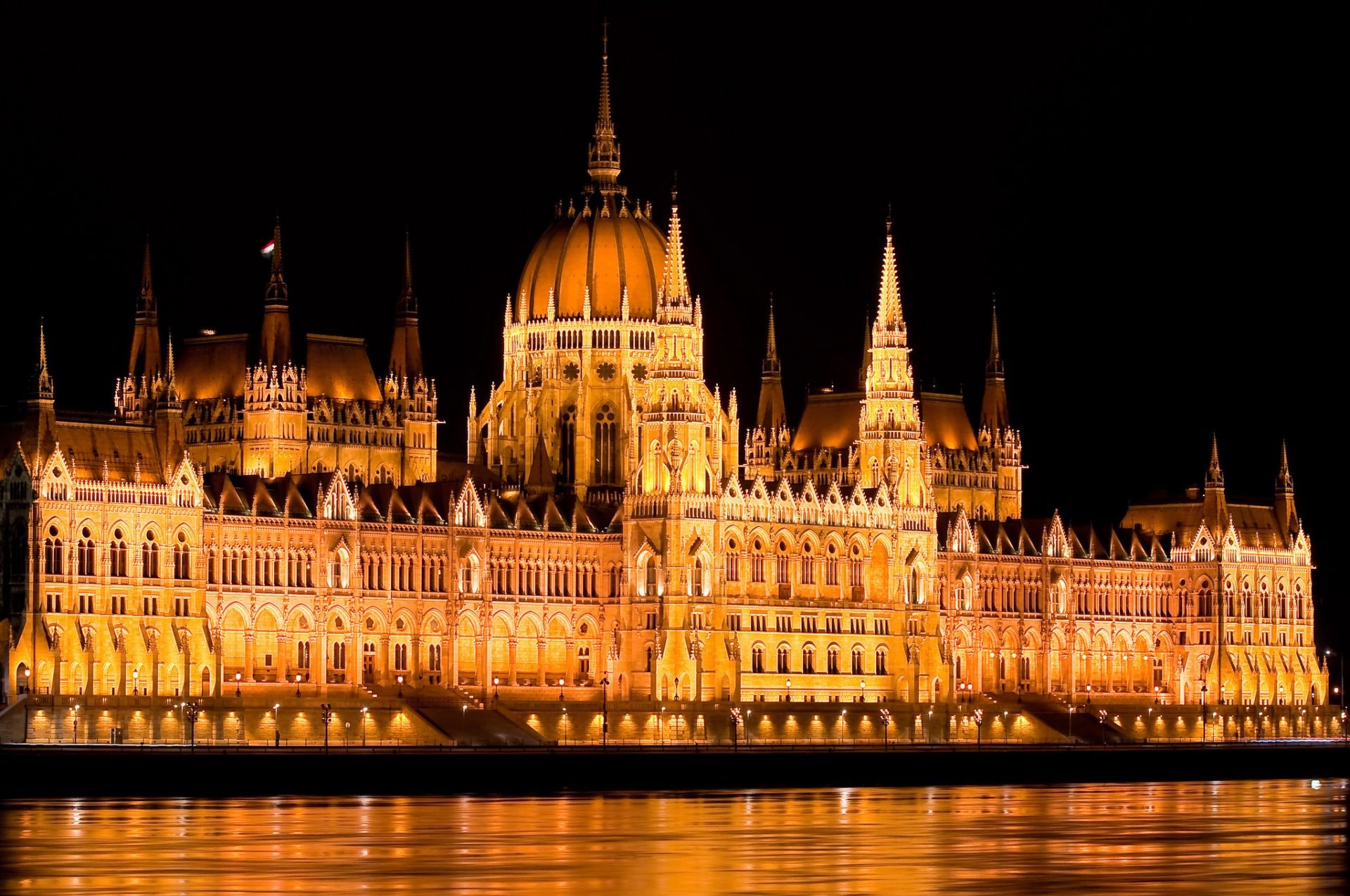 cidades e arquitetura arquitetura viagens parlamento crepúsculo rio cidade castelo iluminado casa à noite administração céu ao ar livre turismo antigo velho