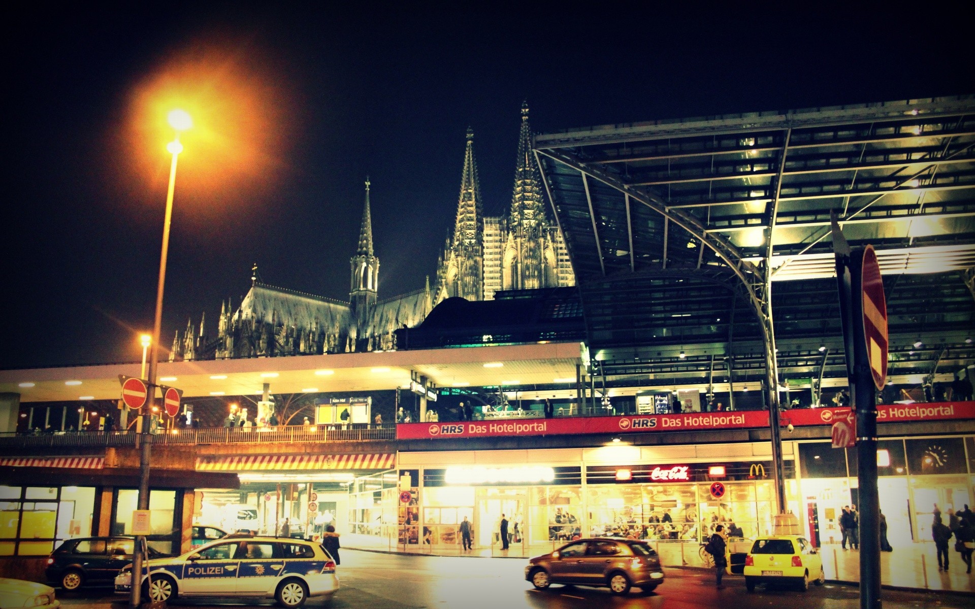 stile urbano viaggi città sistema di trasporto crepuscolo architettura traffico auto ponte affari cielo casa moderno strada città sera centro strada tramonto illuminato