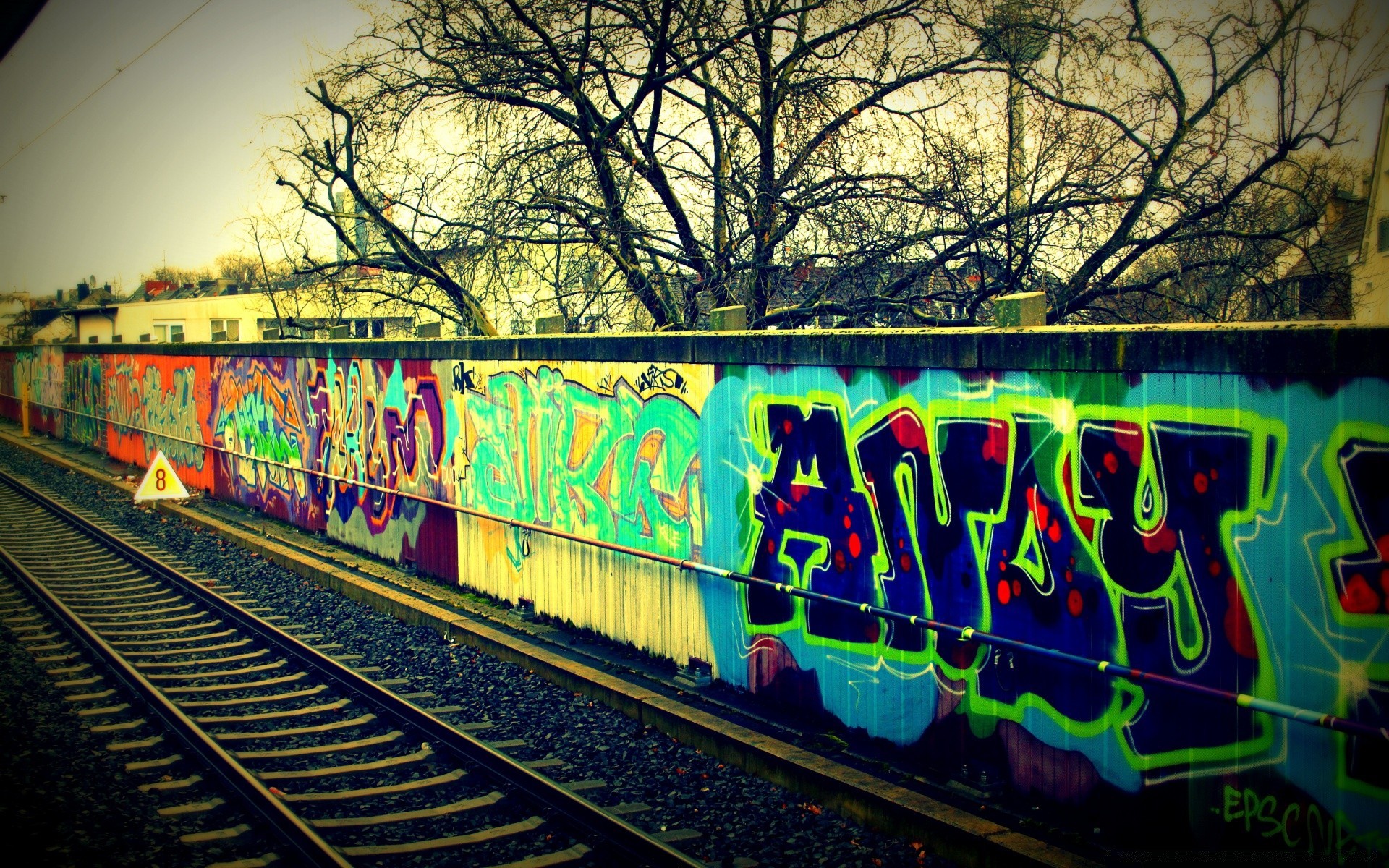 stile urbano treno ferrovia sistema di trasporto linea luce colore graffiti stazione motore viaggi sughero