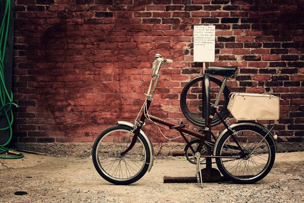 Bike at the old city wall