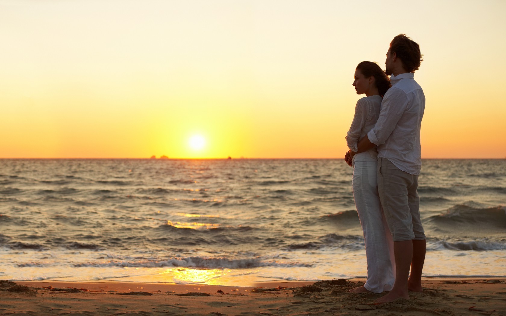 couples amoureux coucher de soleil eau soleil mer plage romance aube océan été crépuscule sable beau temps