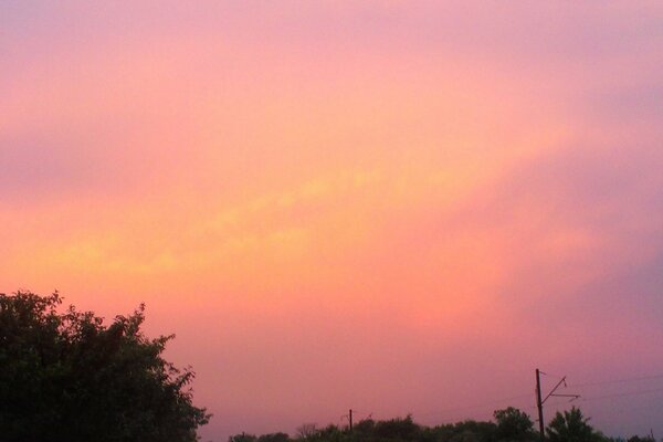 Muy hermoso cielo al atardecer