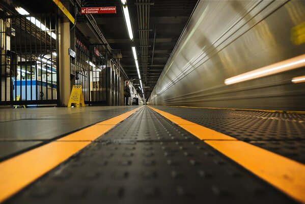 Architecture of the city platform of the underground metro