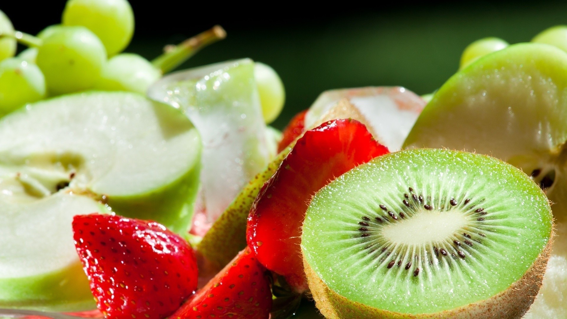 frutta cibo dolce succosa kiwi pasticceria fragola salute sano bacca nutrizione tropicale succo vitamina delizioso natura dieta foglia estate