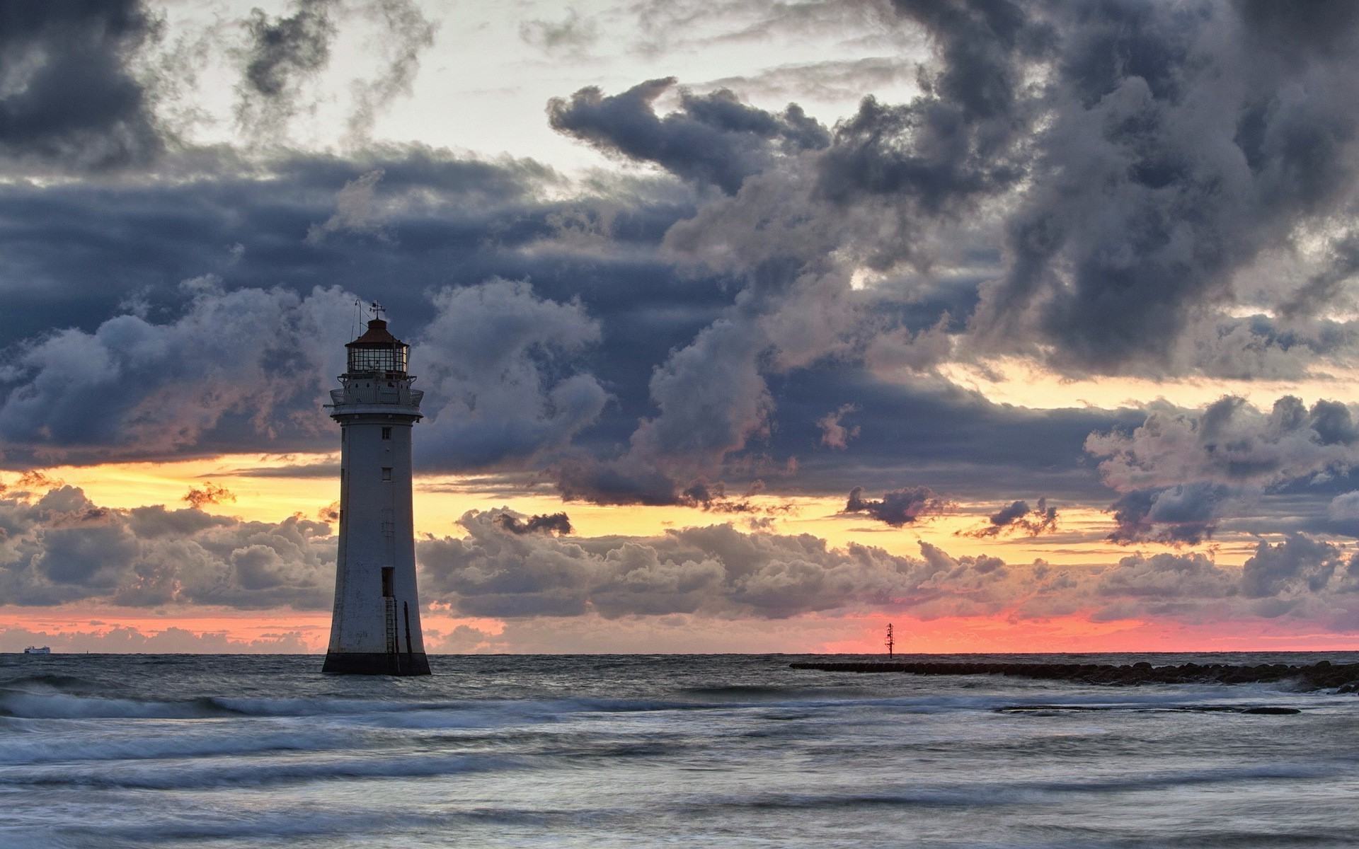 meer und ozean leuchtturm meer wasser ozean sonnenuntergang himmel meer sturm strand licht landschaft dämmerung dämmerung reisen abend landschaft wolke dramatisch im freien