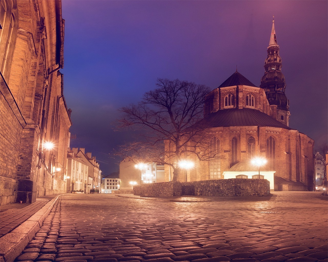 miasta i architektura architektura zachód słońca zmierzch podróże kościół wieczorem oświetlony świt miasto katedra na zewnątrz niebo stary gotycki most woda światło ulica religia