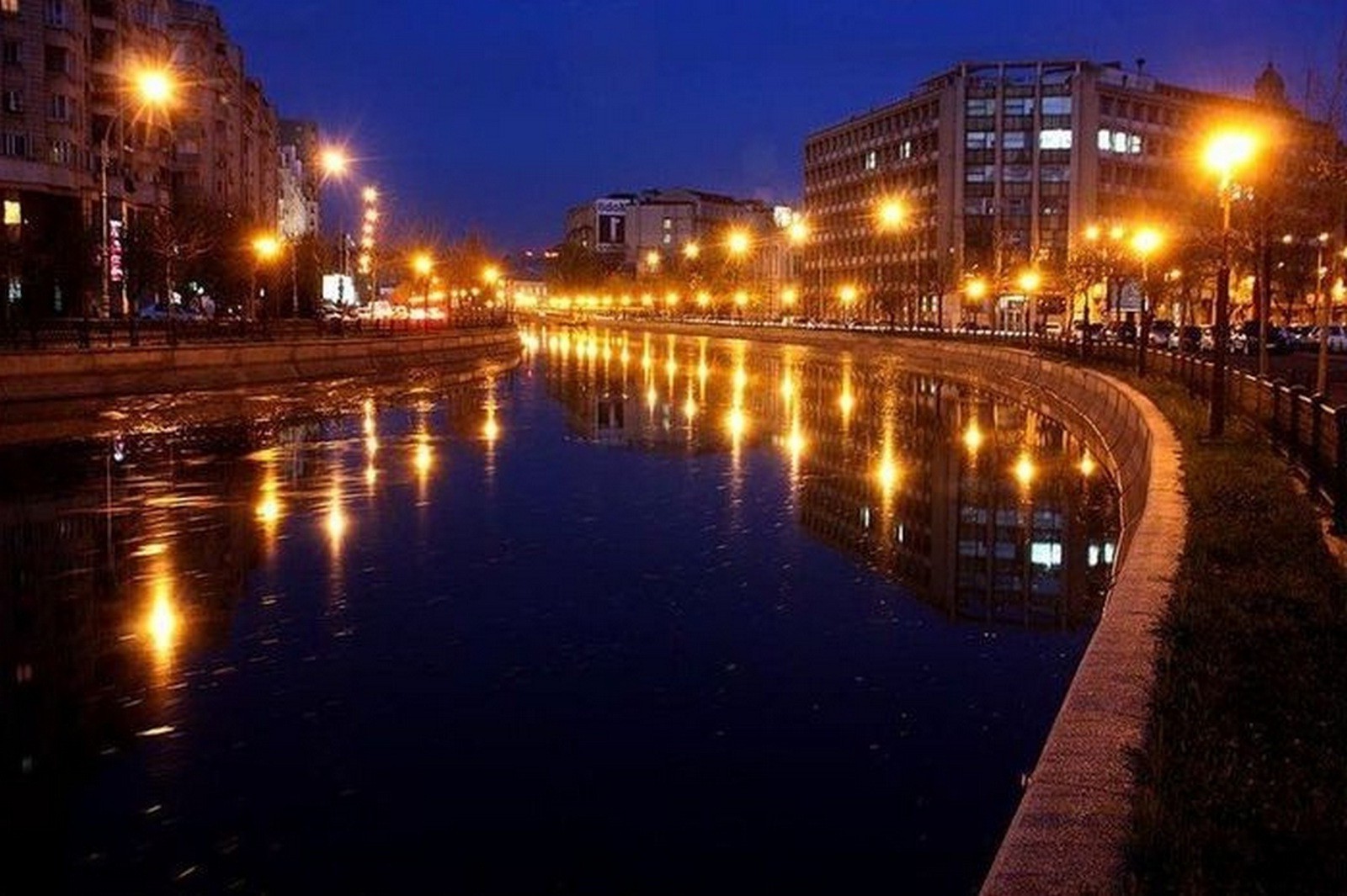 ville eau coucher de soleil crépuscule architecture pont soir réflexion rivière voyage ciel maison à l extérieur rétro-éclairé lumière canal urbain ville aube