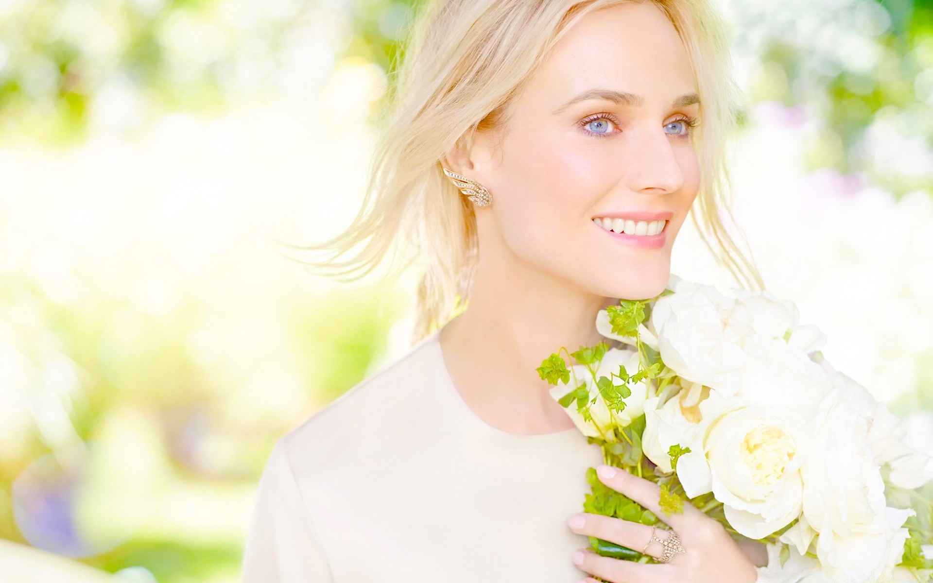 actrices nature femme été détente fleur jolie jeune en plein air