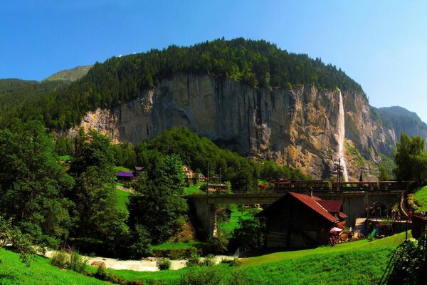 Magnificent view of the mountains and the bridge