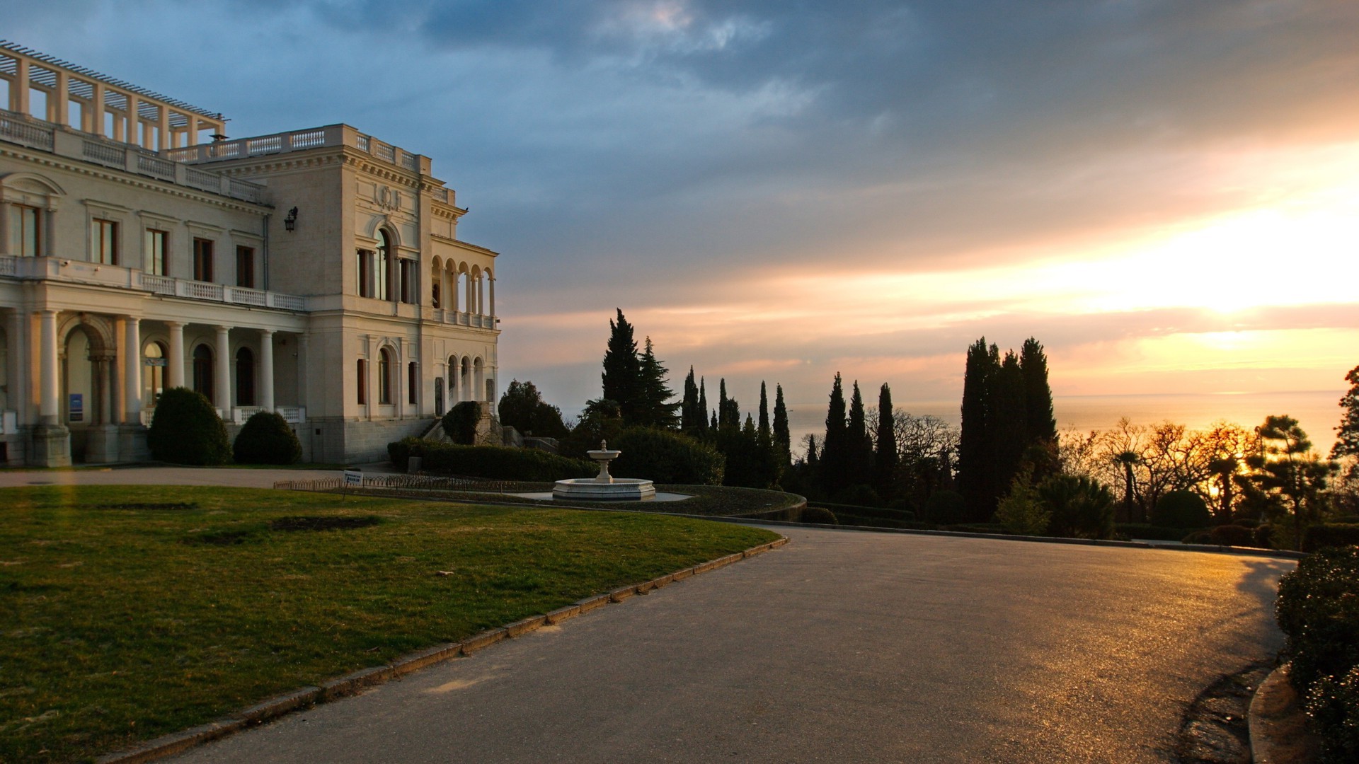 estate architettura viaggi all aperto cielo casa albero case tramonto castello strada città