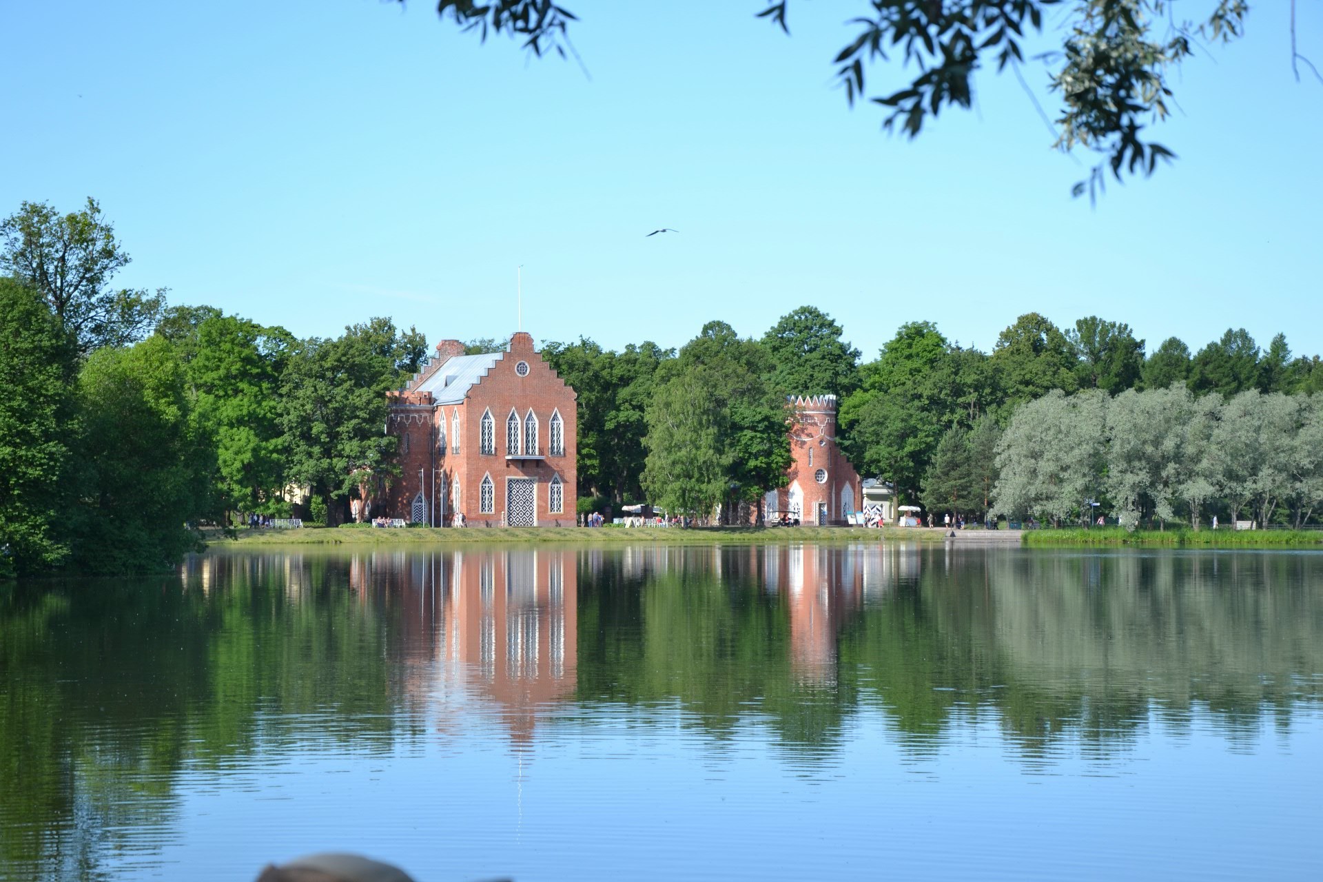 rivières étangs et ruisseaux étangs et ruisseaux eau lac architecture bois rivière à l extérieur réflexion maison voyage ciel piscine lumière du jour maison été maison parc