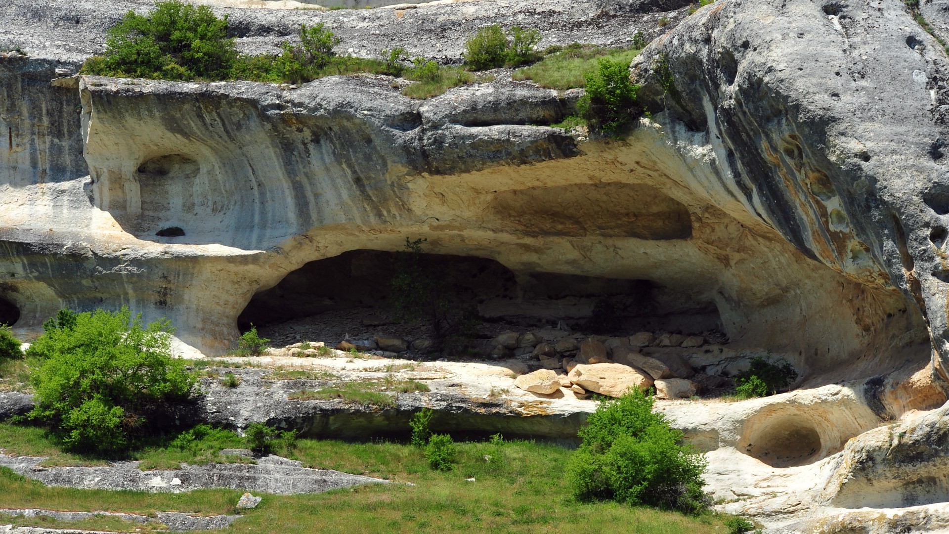 rochas pedregulhos e pedras pedregulhos e pedras água natureza viagens ao ar livre rocha caverna paisagem pedra verão geologia rio cênica