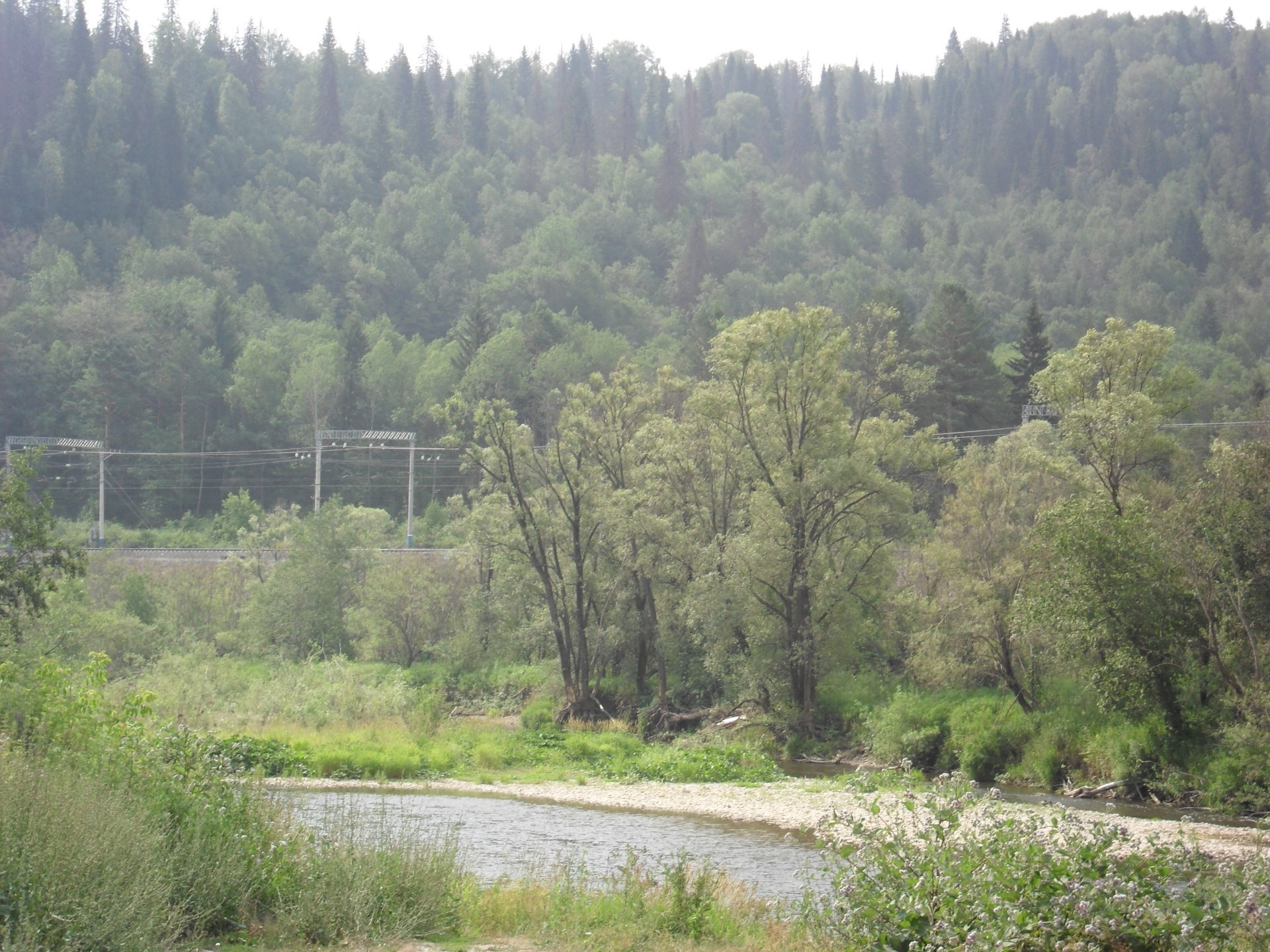 native weite landschaft natur holz holz fluss berge wasser himmel reisen hügel im freien sommer umwelt gras auf dem land landschaftlich landschaftlich straße see