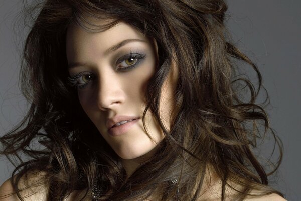 Hillary Duff with dark hair